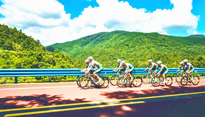 五指山骑行：风景优美的山间公路深受骑行爱好者追捧