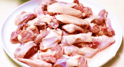 海垦绿厨坊椰子鸡：椰香芬芳，汤香醇清甜，肉嫩滑鲜美